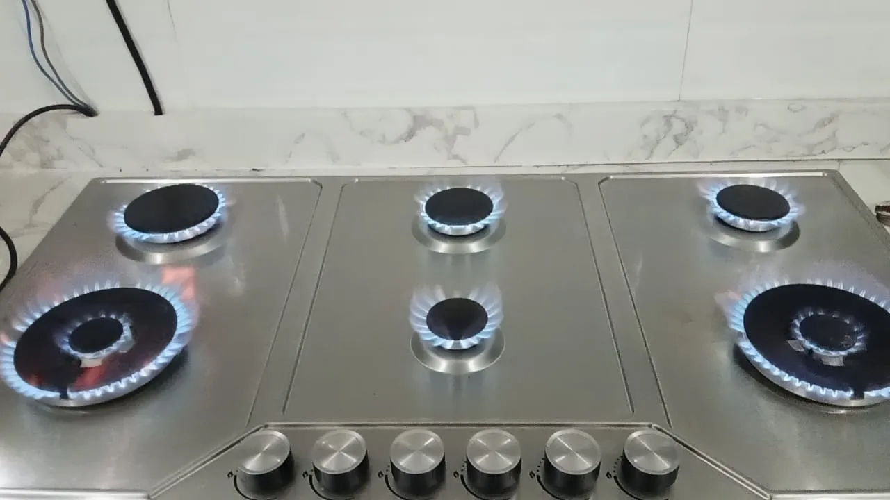 بعد صيانة فرن الغاز