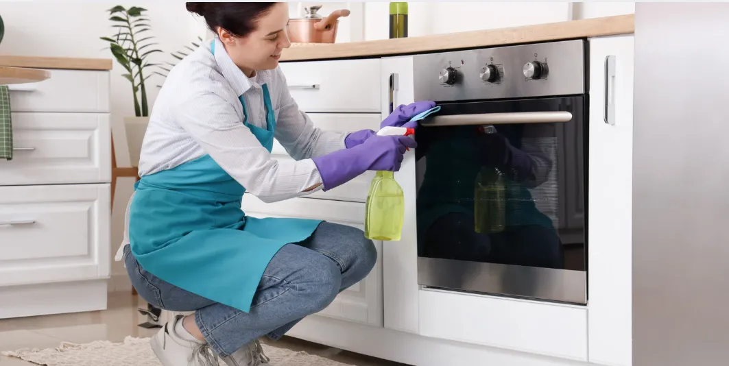 خدمات فني تنظيف افران بالرياض للحفاظ على نظافة وكفاءة الفرن.